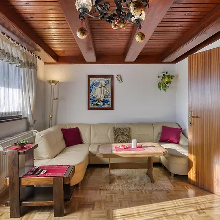 Villa Forest Retreat Bonidesa - Terrace & Jacuzzi - Happy Rentals