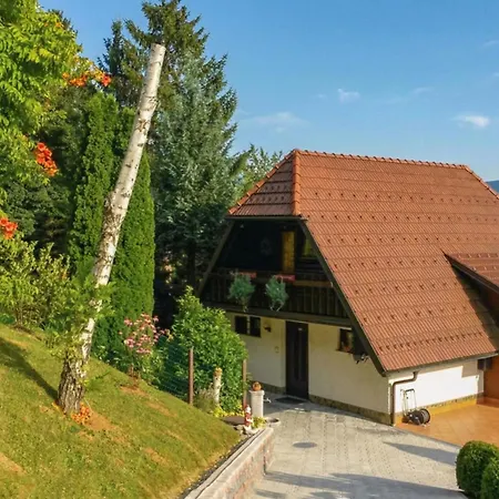 Forest Retreat Bonidesa - Terrace & Jacuzzi - Happy Rentals