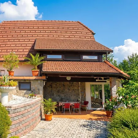 Vila Forest Retreat Bonidesa - Panoramic Terrace & Hot Tub - Happy *