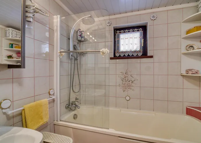 Bonidesa House With Whirlpool - Happy *